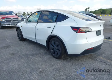 2024 Tesla Model Y Long Range Dual Motor All-Wheel Drive/Rwd from USA, damaged, VIN 7SAYGDED0RF199456